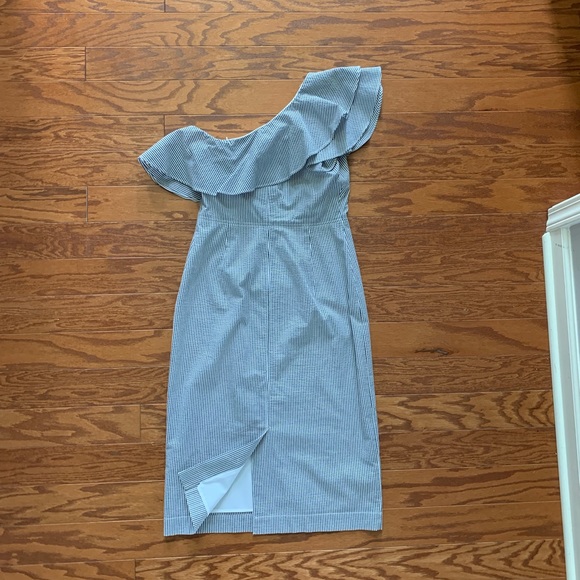 Banana Republic Seersucker Off the Shoulder Dress - Picture 3 of 5